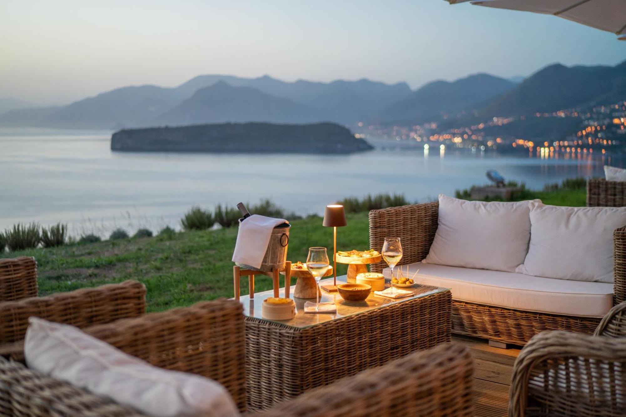 Palazzo Principi Lanza Hotel Сан Никола Арчела Екстериор снимка