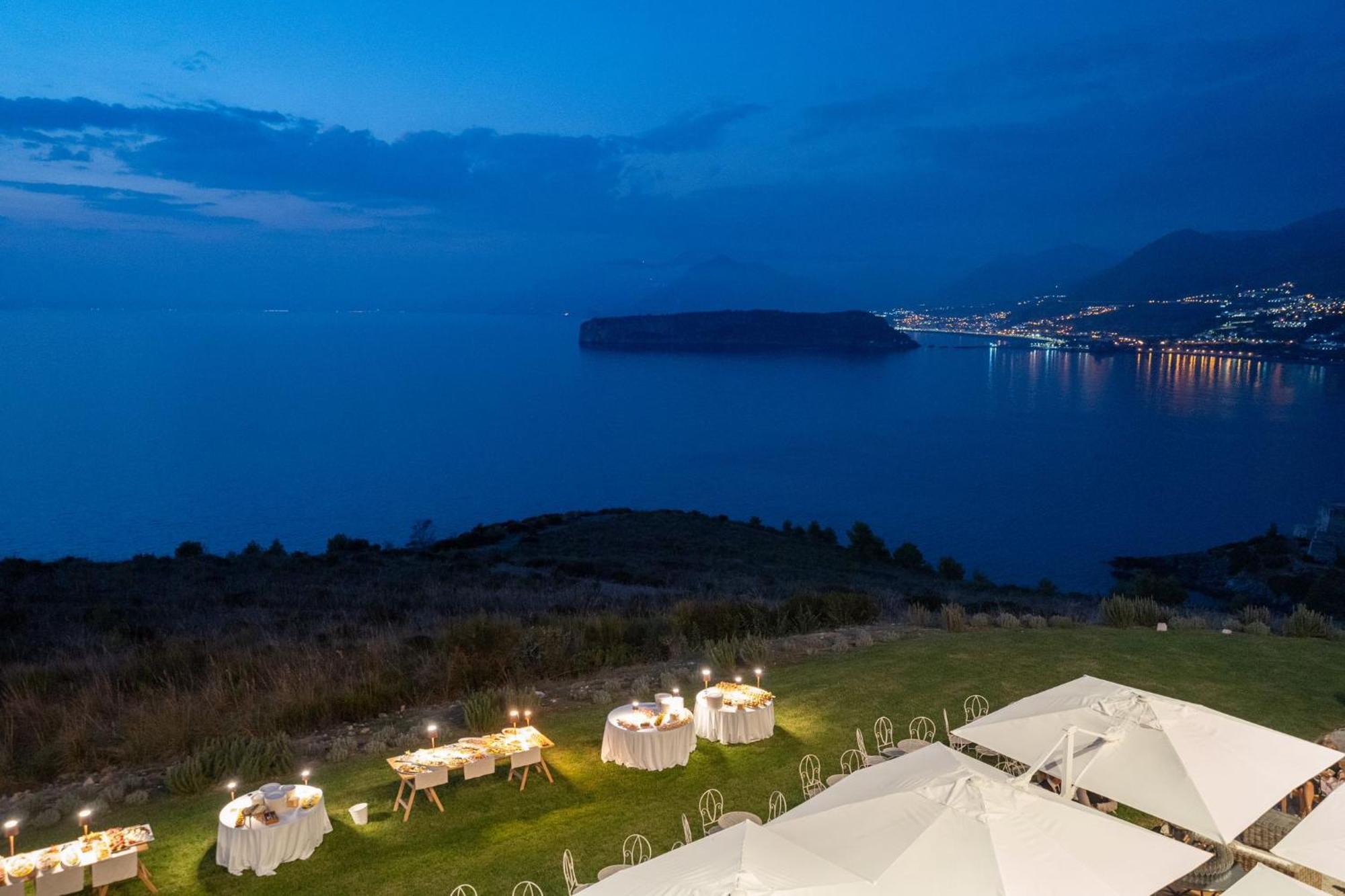 Palazzo Principi Lanza Hotel Сан Никола Арчела Екстериор снимка