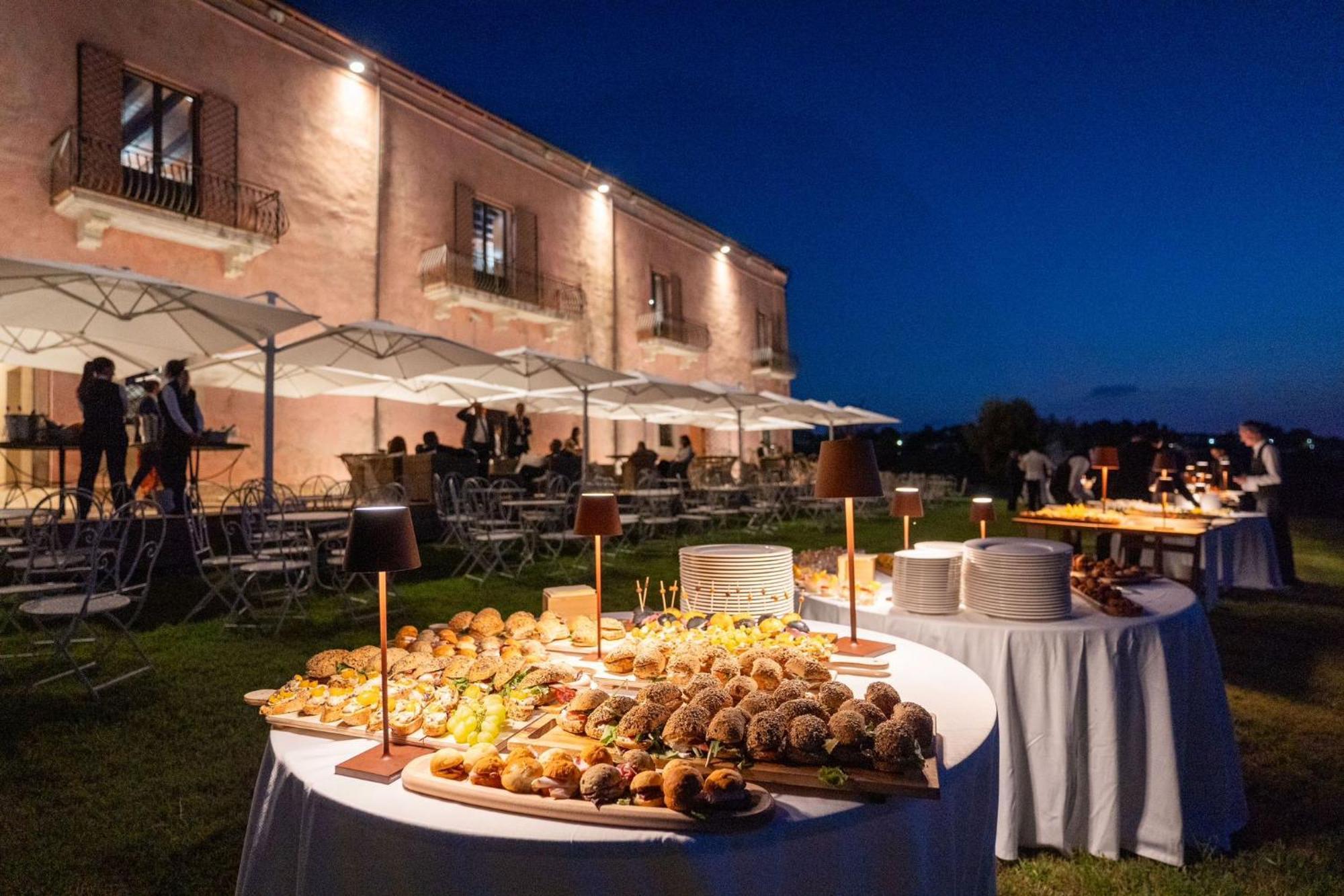 Palazzo Principi Lanza Hotel Сан Никола Арчела Екстериор снимка
