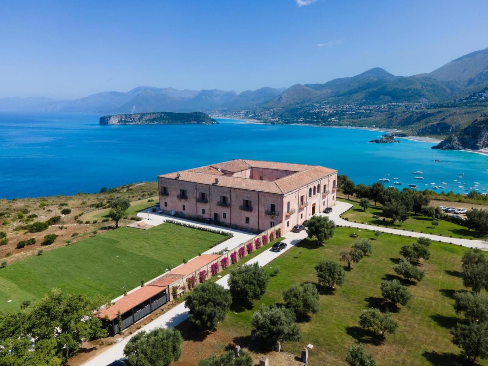 Palazzo Principi Lanza Hotel Сан Никола Арчела Екстериор снимка
